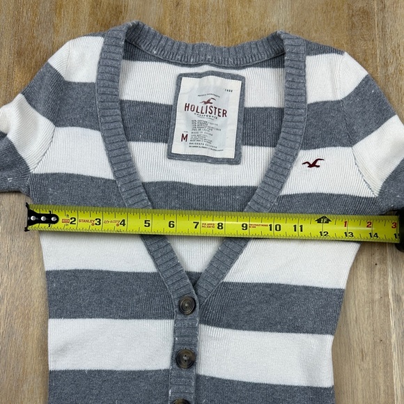 Y2K Hollister Gray and Cream Striped Button Down Cardigan - Picture 6 of 7